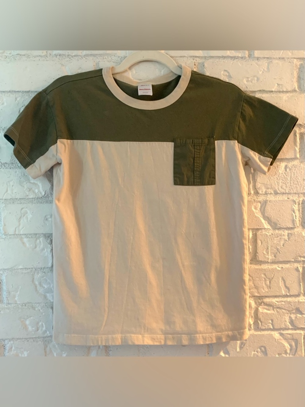 Hanna Andersson  Boys Color Blocked Cotton Pocket Tee - Olive & Cream
Size 12